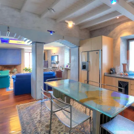 Of 360 Square Meters In Prestigious Pied Dans L'eau Apartment