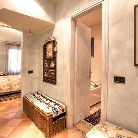 Apartment Of 360 Square Meters In Prestigious Pied Dans L'eau Como