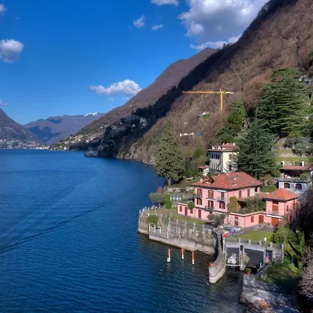Of 360 Square Meters In Prestigious Pied Dans L'eau * Como