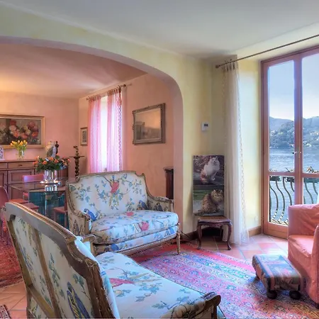 Of 360 Square Meters In Prestigious Pied Dans L'eau Apartment *