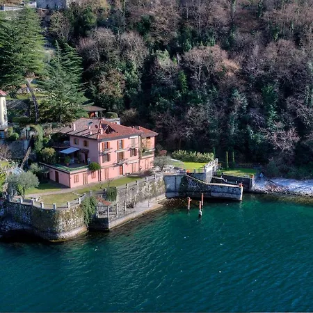 Of 360 Square Meters In Prestigious Pied Dans L'eau Apartment