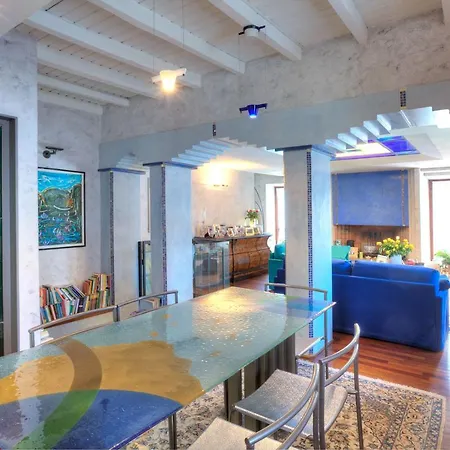 Of 360 Square Meters In Prestigious Pied Dans L'eau Apartment *
